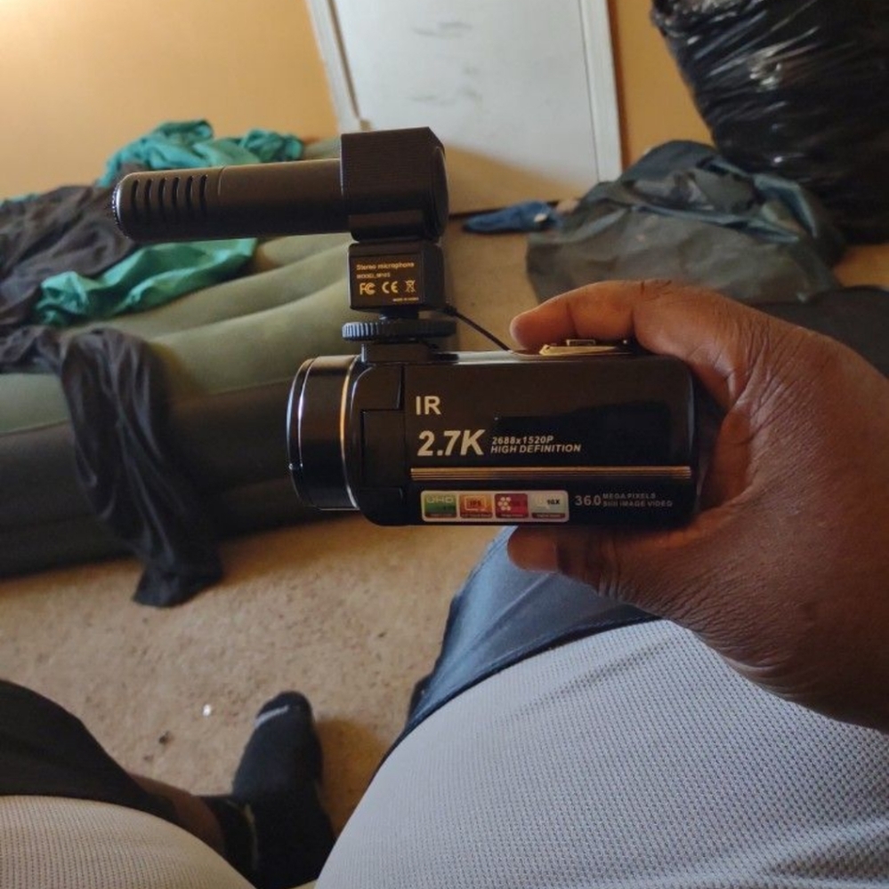Digital video camera